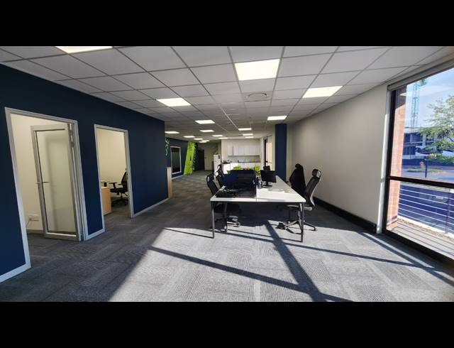 412M² OFFICE TO LET IN HOUGHTON ESTATE